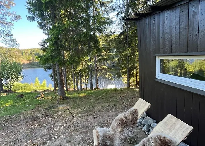 Idyllisk Ved Vannet Skien