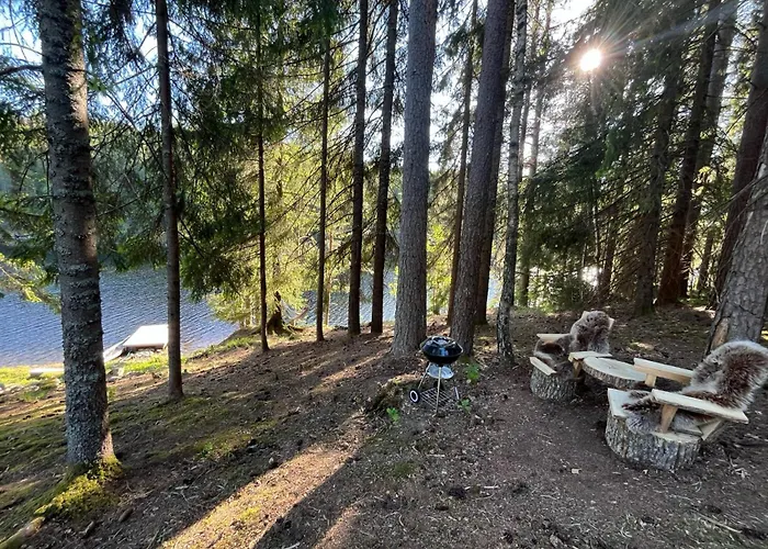 Lyxtält Idyllisk Ved Vannet